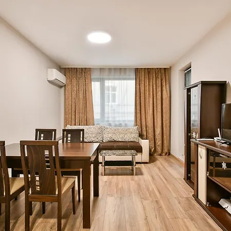 Urban Retreat In The Heart Of Апартамент